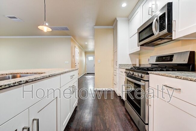 Building Photo - 1115 N Billen Ave