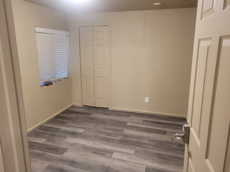 Building Photo - 6951 Otter Creek Dr