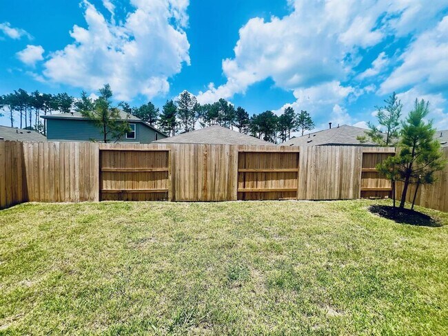 Building Photo - 3043 Mallorca Dr