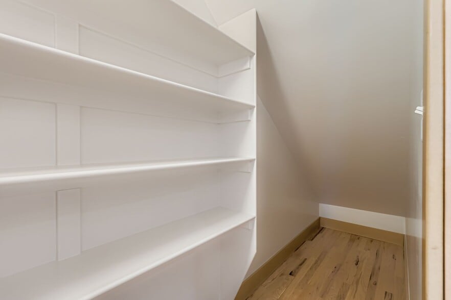 Walk-in pantry - 55 Elati St