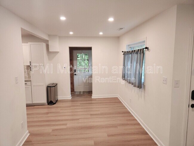 Building Photo - 33 Monte Vista Rd