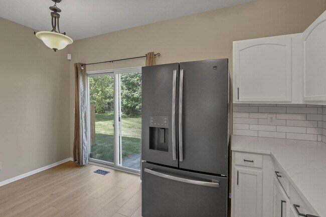 Building Photo - 1218 Green Dr