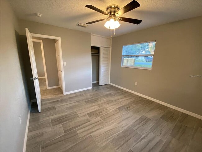 Building Photo - 38415 9th Ave