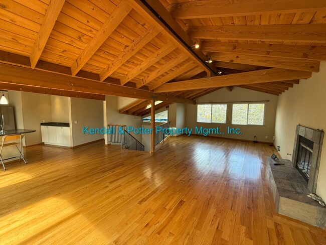 Building Photo - Spacious Seacliff Home - Close to the Beach!