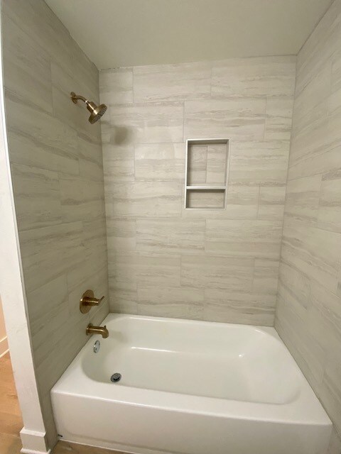 Brand new tub, tile, and modern fixtures - 4714 29th St