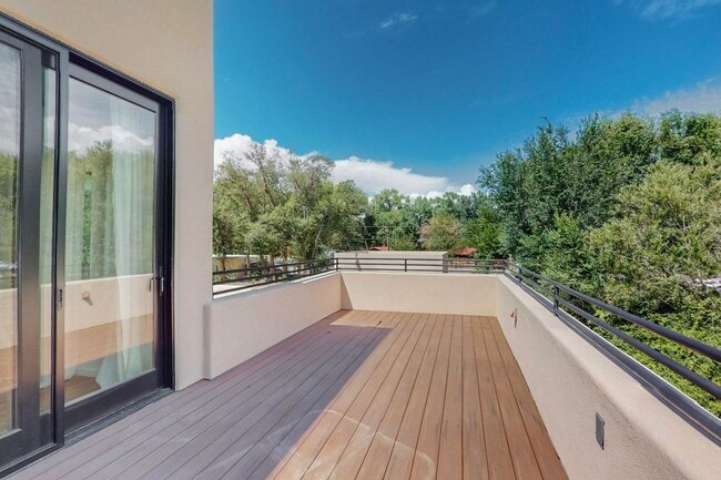 Building Photo - North Valley Fabulous 2018/sf 2 Bedroom  2.5 Bath  with Garage