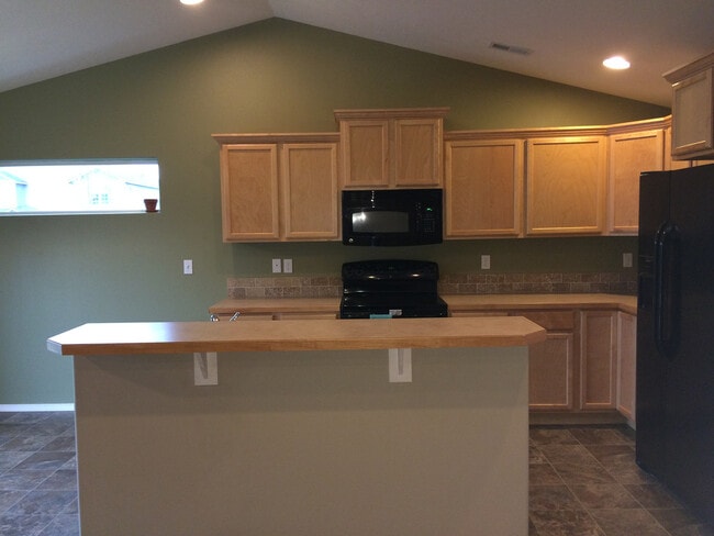 Building Photo - Cute 3 bedroom, 2 bathroom!!