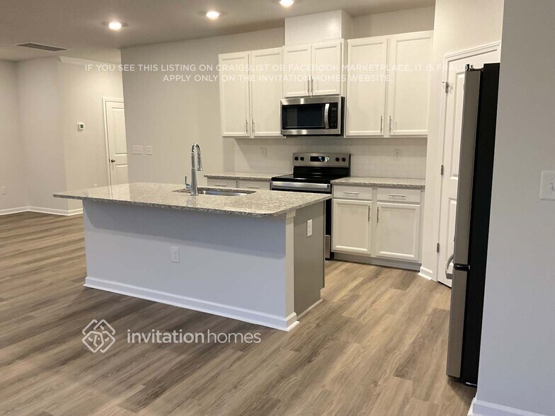 Building Photo - 3972 Zepelin Wy