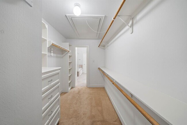 Building Photo - 2710 Hullsmith Dr