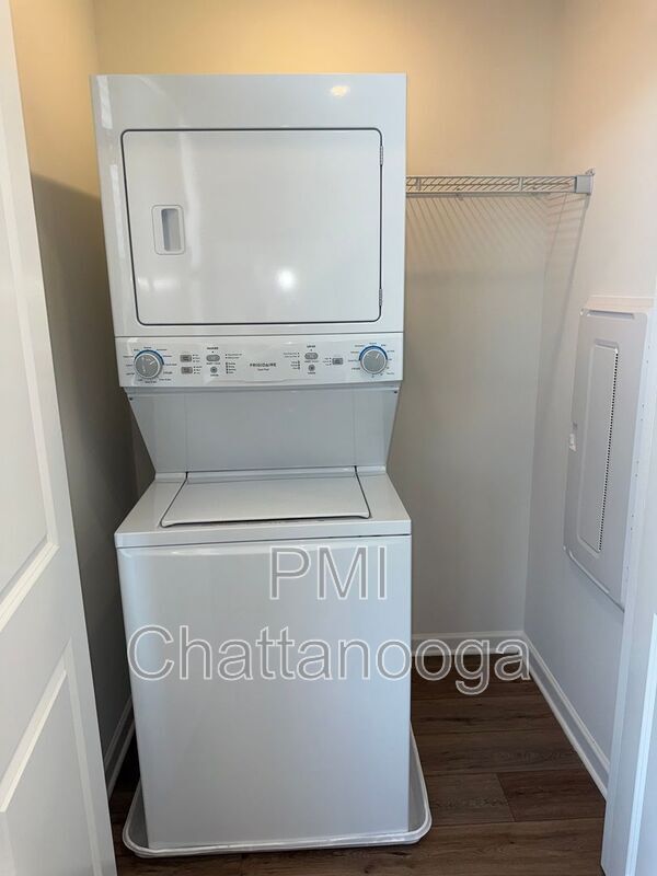 Building Photo - 244 Asbury Oak Ln