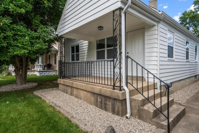 Building Photo - 1210 Arbor Ave