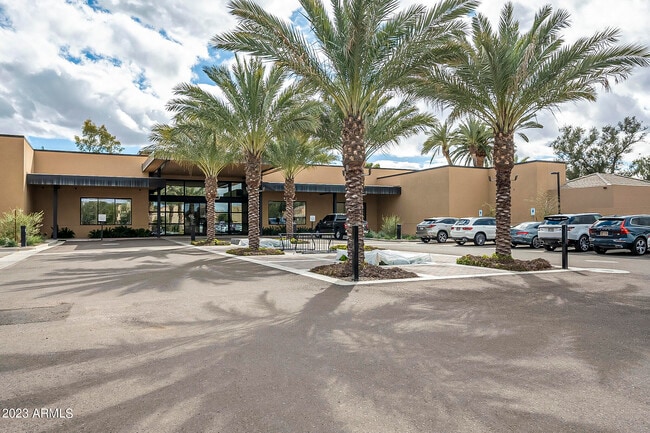 Building Photo - 7878 E Gainey Ranch Rd