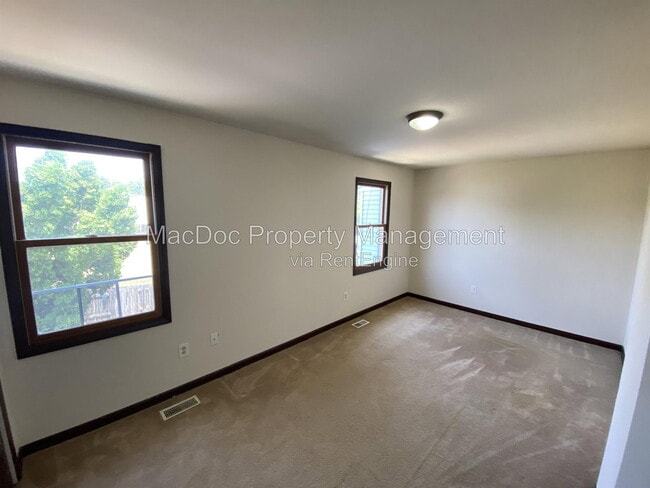 Building Photo - 5145 Cottonwood Ct