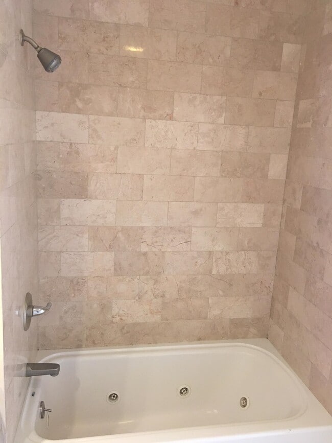 Building Photo - 136 41st St