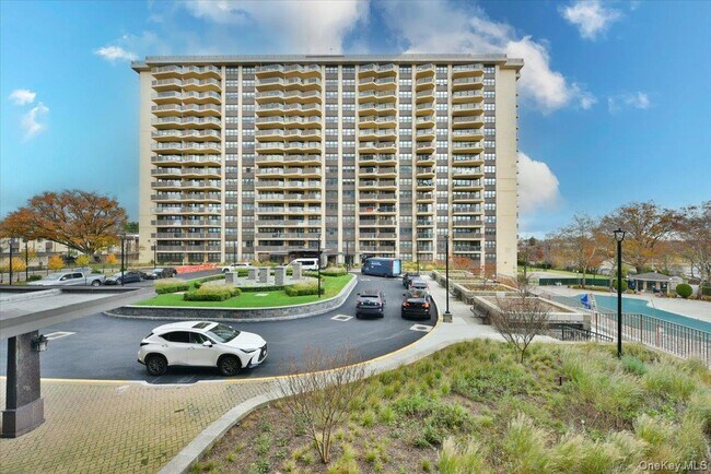 Building Photo - 18-15-18215 215th St