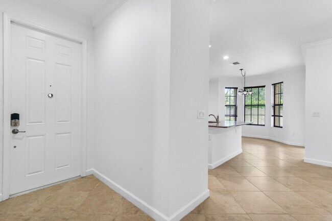 Building Photo - 10384 Wellington Parc Dr