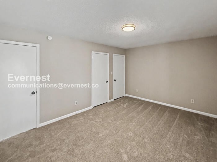 Building Photo - 617 Carson Crest Cir