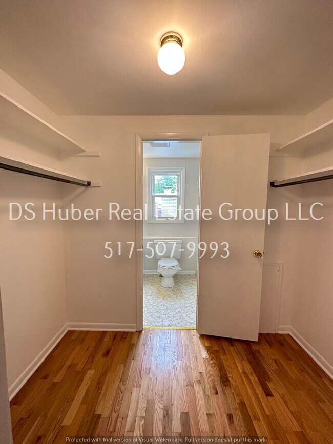 Building Photo - 3501 Sandhurst Dr