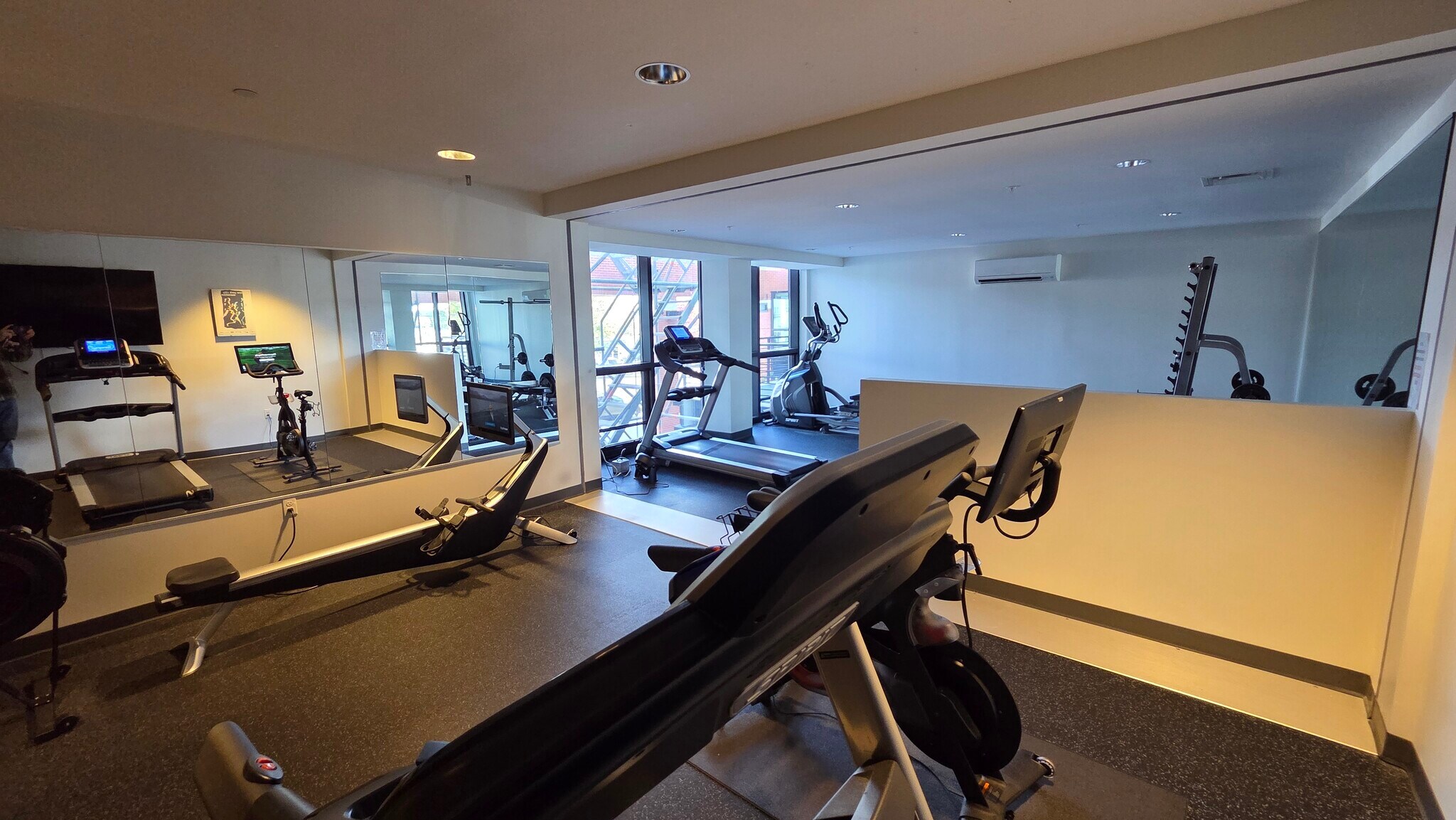 Building Photo - 383 Commercial St