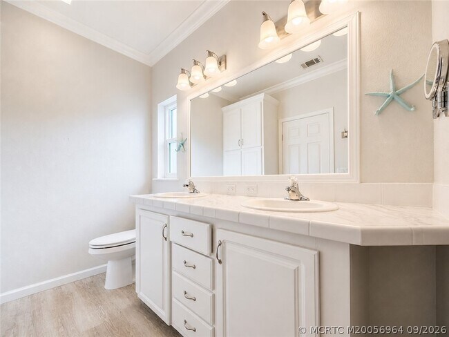 Building Photo - 252 NE Ebbtide Way