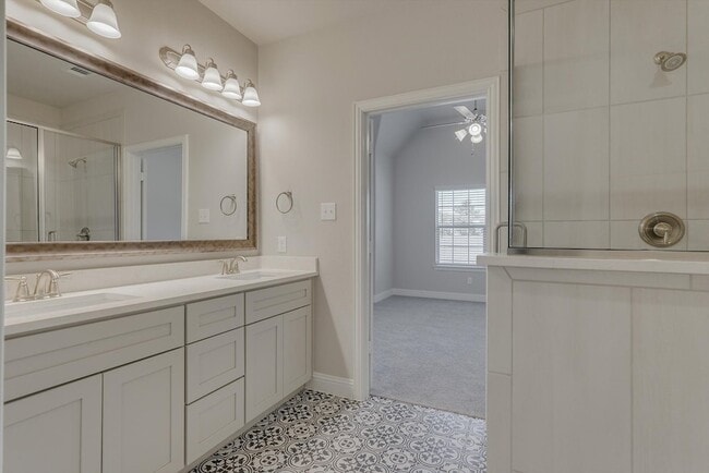 Building Photo - 2225 Apex Dr