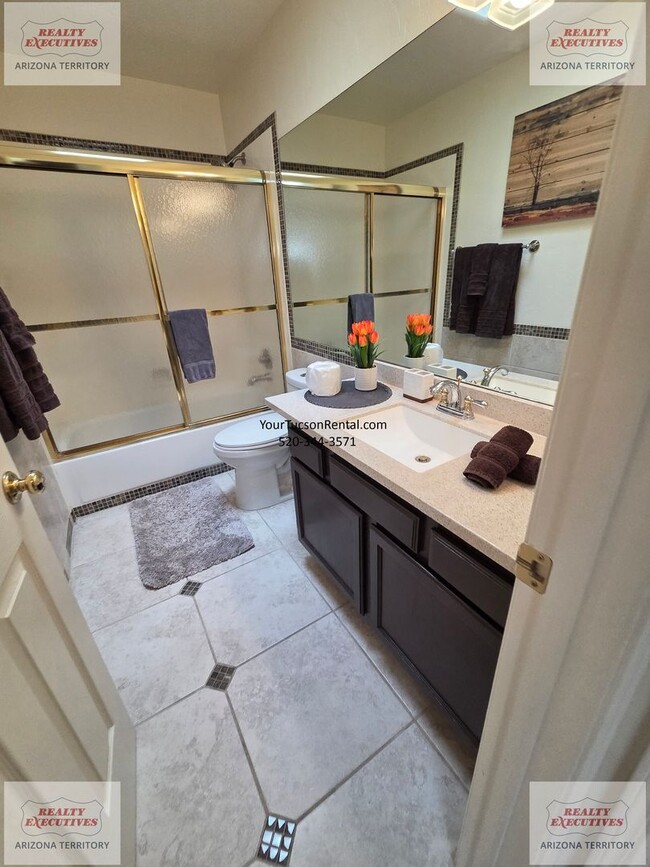 Building Photo - NE off Wrightstown & Pantano 3/2 with pool, patio and loads of upgrades