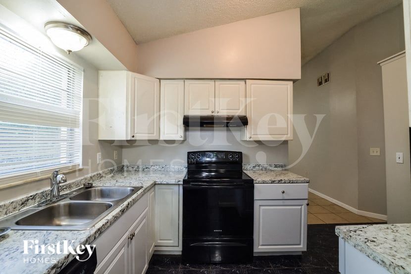 Building Photo - 649 Nardello Dr