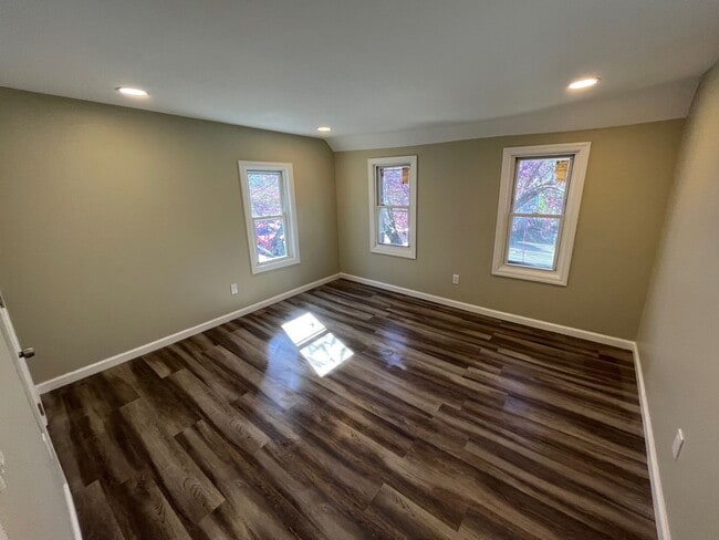 Building Photo - Ohio Ave, Trenton, NJ well-maintained 3-bedroom, 1-bath home