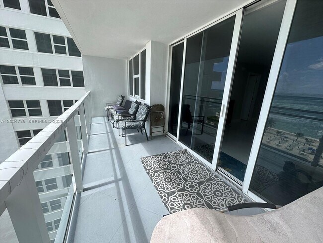 Building Photo - 2030 S Ocean Dr