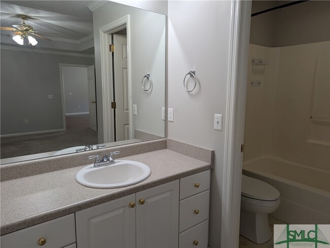 Building Photo - 22 Hidden Creek Dr
