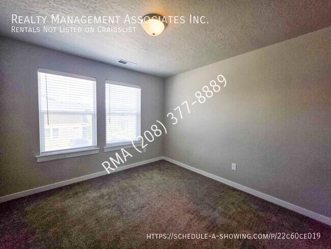 Building Photo - 4735 W Santa Fe Ln