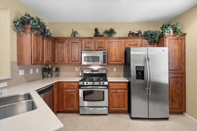 Building Photo - Beautiful Tuscan Inspired 3 Bedroom Home in Centennial Hills