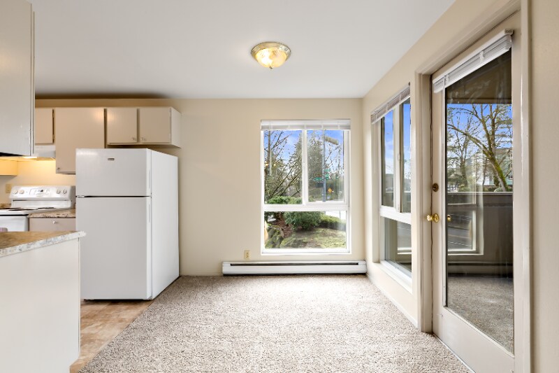 Building Photo - 12520 Roosevelt Way NE