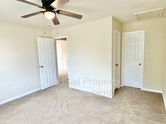 Building Photo - 405 Holmes Blvd