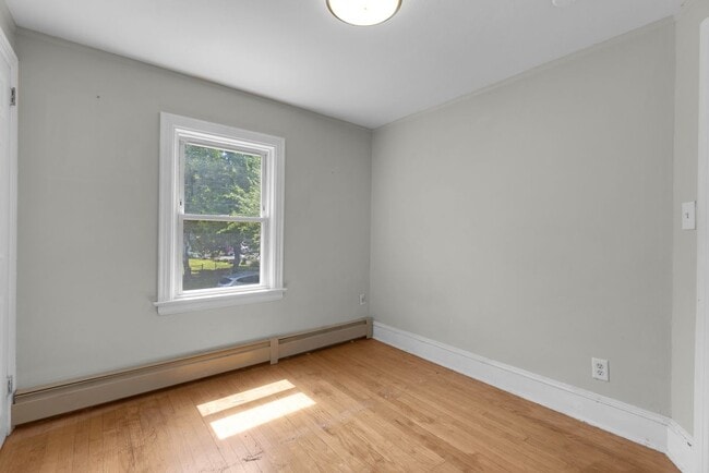 Building Photo - 43 Crescent Ave