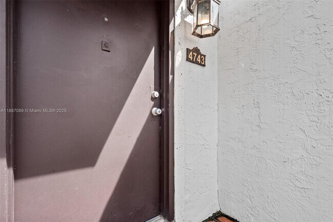 Building Photo - 4743 NW 97th Ct