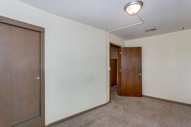 Building Photo - 3401 E Bayley St