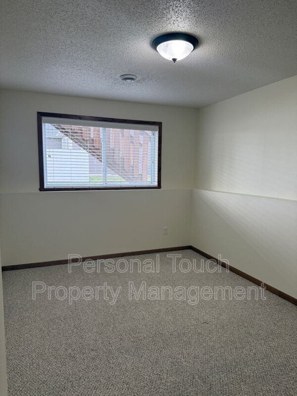 Building Photo - 2320 5th St W