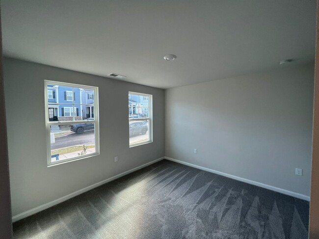 Building Photo - 714 Cormiche Ln