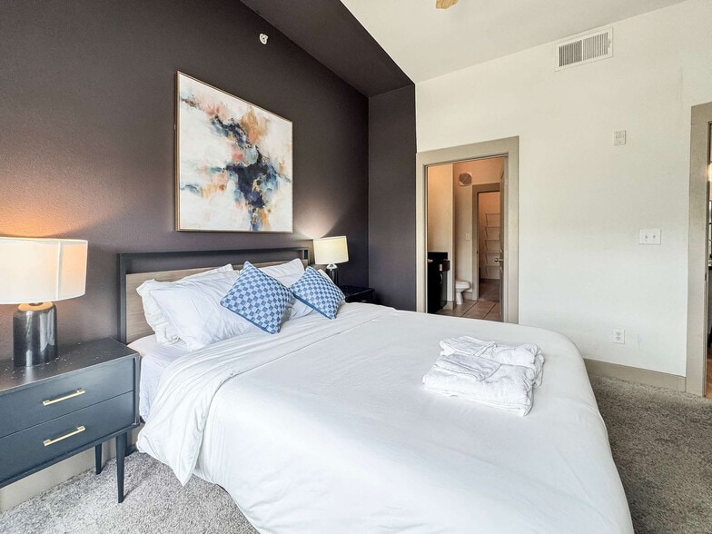 Building Photo - 2901 Indiana St