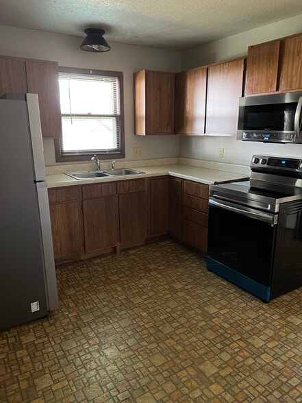 Building Photo - 1320 E Pearl St