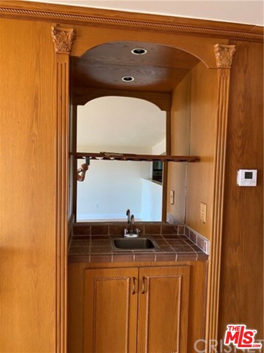 Building Photo - 5334 Lindley Ave