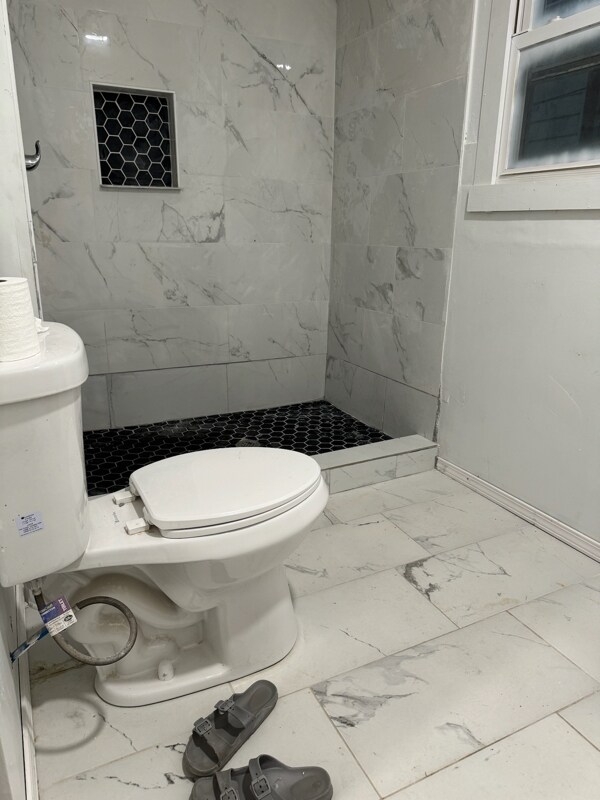 Building Photo - 7584 Hudson Ave