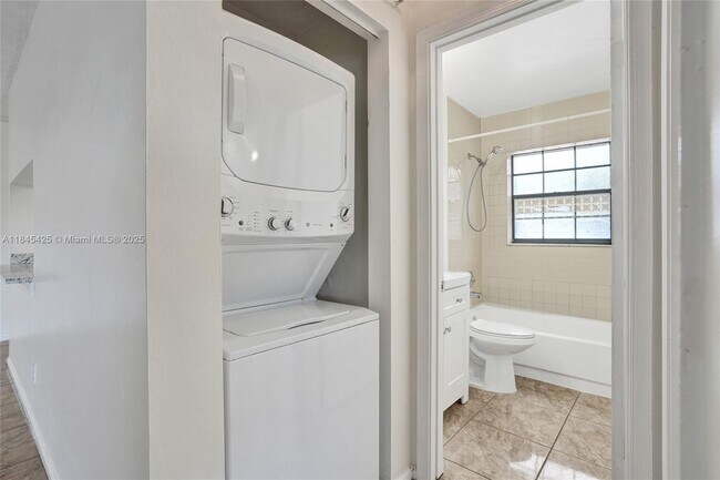 Building Photo - 3515 NW 94th Ave