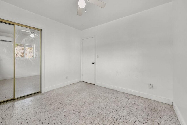 Building Photo - 2212 Roosevelt St