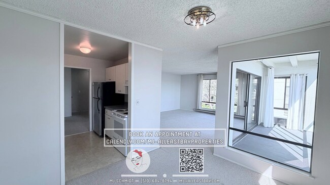 Building Photo - Bright Airy 1-Bedroom with Sweeping city Views, Includes water/garbage/parking/amenities!