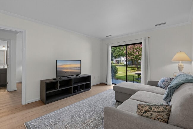 Building Photo - 7700 Porcher Dr