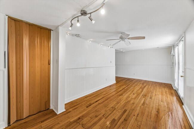 Building Photo - 820 Heights Blvd