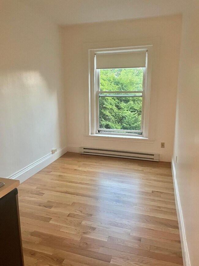 Building Photo - Bright Beacon St. Studio — Heat & Hot Water Included | LL Paying Broker Fee