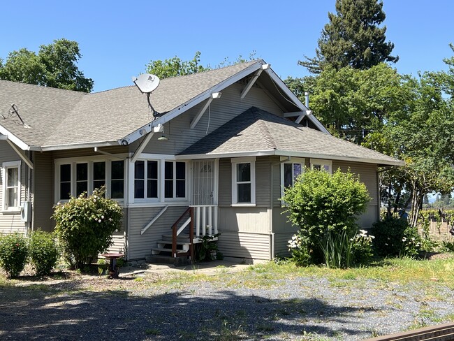 Building Photo - 1851 Magnolia Dr